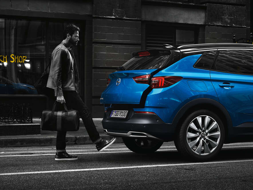 Grandland X, автоматичне відкривання багажника